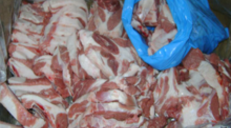 Viande d'agneau fermiers : Demi-agneau frais, découpé,en colis de 8 à 10 kg.
