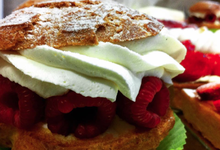 Choux à la crème, mascarpone et framboise