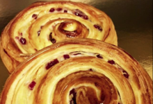 Le roulé aux pépites de framboises