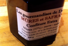 Confiture de myrtille du jardin au safran