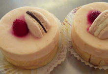 Au Fournil de Caixas, Mousse pêche framboise aux macarons