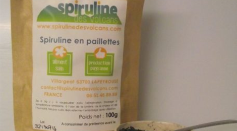 Spiruline des Volcans. Spiruline en paillettes