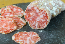 Le tuyé de Mésandans. Saucisson sec