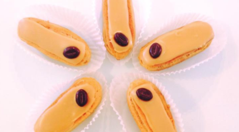 E frappe di Minna. Minis éclairs au café