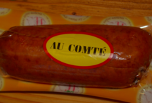 Aux produits Saugets. Saucisse fumée au comté