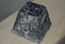 GAEC "Aux Fromages de Compostelle". Pyramide cendrée