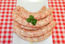 Ferme De Peau De Leu. Chipolatas oignons