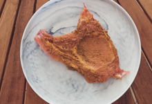 Chez Laure et Paul. Côte de porc marinée
