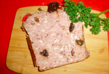 La Ferme Charcutière. Pâté aux pruneaux