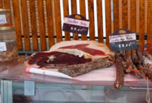 Le Ferme des 3 petits cochons. Saucisse au roquefort