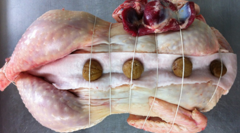 Earl Pecout. Poulet farci aux châtaignes