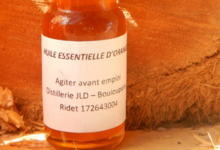 Distillerie De Boulouparis. Huile essentielle d'orange