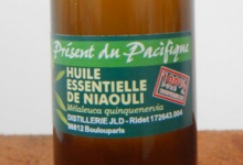 Distillerie De Boulouparis. Essence de Niaouli