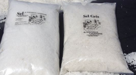 Salins de ko. Sachet de sel gris ou blanc