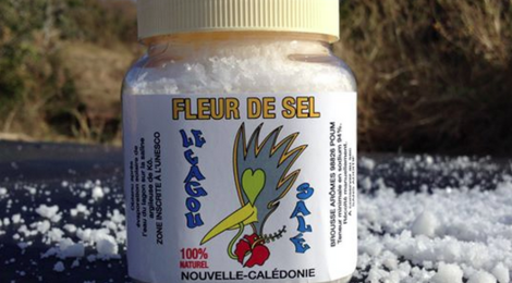 Salins de ko. Pot de fleur de sel de Nouvelle-Calédonie