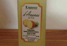 Distillerie de Nessadiou. Liqueur d'ananas