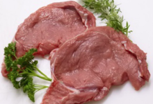 L'élevage de la Belle Blonde. Côtes de veau avec os