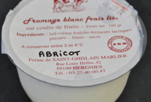 Ferme de Saint Ghislain Marlier. Fromage blanc sur coulis d’abricot