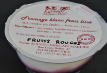 Ferme de Saint Ghislain Marlier. Fromage blanc sur coulis de fruits rouges