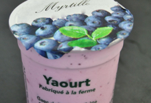 Aux délices de grand mère. yaourt fermier à la myrtille