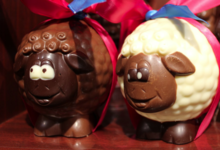 A Trianon, chocolatier confiseur. mouton en chocolat