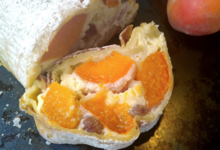 Le Stube. Le Topfenstrudel aux abricots et fromage blanc 