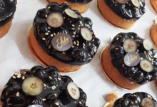 Stohrer. tartelette myrtille, vanille et praliné sésame