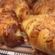 Boulangerie Le Petit Parisien. Croissant au fromage