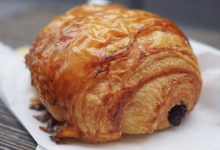 Pâtisserie Pain de Sucre. Pain au chocolat