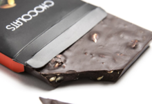 Girard Chocolatier. Tablette chocolat noir avec des amandes