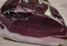 Pierre Sajous. 1/4 Jambon sans os de Porc Noir de Bigorre AOC – 20 mois minimum