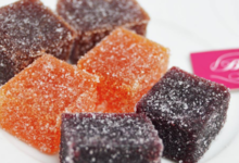 Baisers sucrés. Pâte de fruit