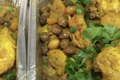Zerda. Assiette de poulet rôti à la marocaine