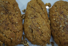 Melomakarono moelleux à la cannelle et aux noix