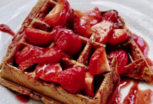 Menue. Gaufre aux fraises