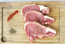 Ferme les Acacias. Cote de porc dans le filet