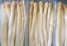 La Ferme De La Plume D'or. Asperges épluchées