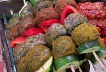 Wittmann-Brand. Brochette de boulettes d'agneau
