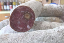 Boucherie des 3 Vallées. saucisson aux noisettes torréfiées