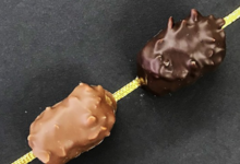 Au Parrain Généreux. Rocher