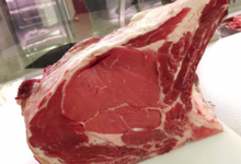 Boucherie Khier. Côte de boeuf charolaise