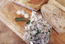 Terrine de lapin à la moutarde à l'ancienne 