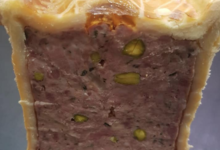 Charcuterie Fessard. Pâté en croûte à la pistache