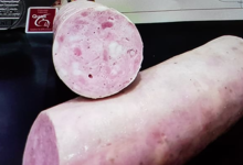 Charcuterie Fessard. Saucisson frais non fumé