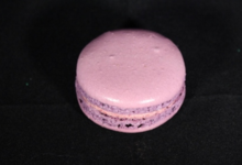 Les Macarondises. Macaron cassis