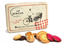 Daniel Mercier. Assortiment de biscuits sucrés en boîte métal