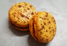 Les douceurs de l'hippodrome. Macaron orange et chocolat noir