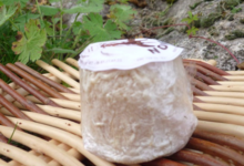 La Chèvrerie d'Artémis. Crottin de chèvre sec