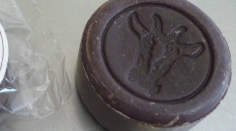 La Chèvrerie d'Artémis. Savon au lait de Chèvre Miel-Vanille