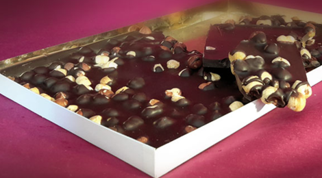 Chocolaterie De Larra. Tablette géante noisettes